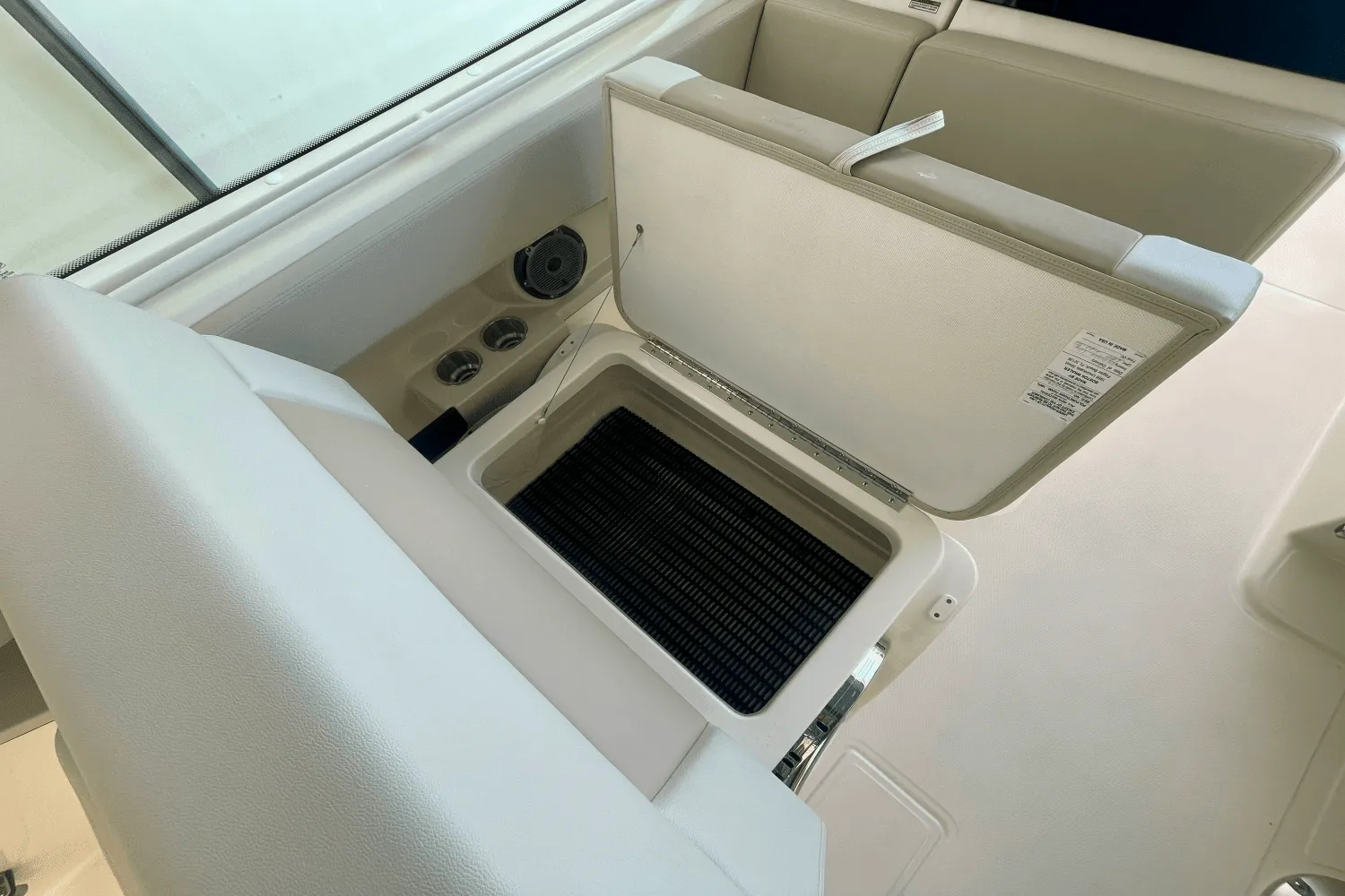 2025 Boston Whaler 280 Vantage Image Thumbnail #17