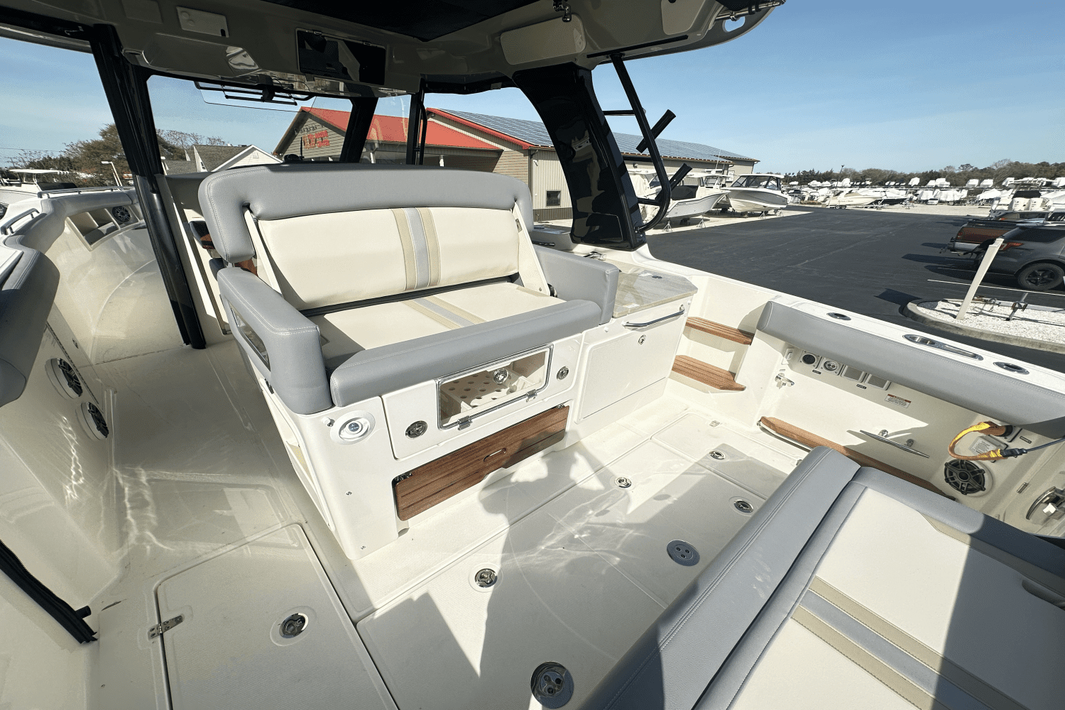 2025 Boston Whaler 350 Realm Image Thumbnail #1