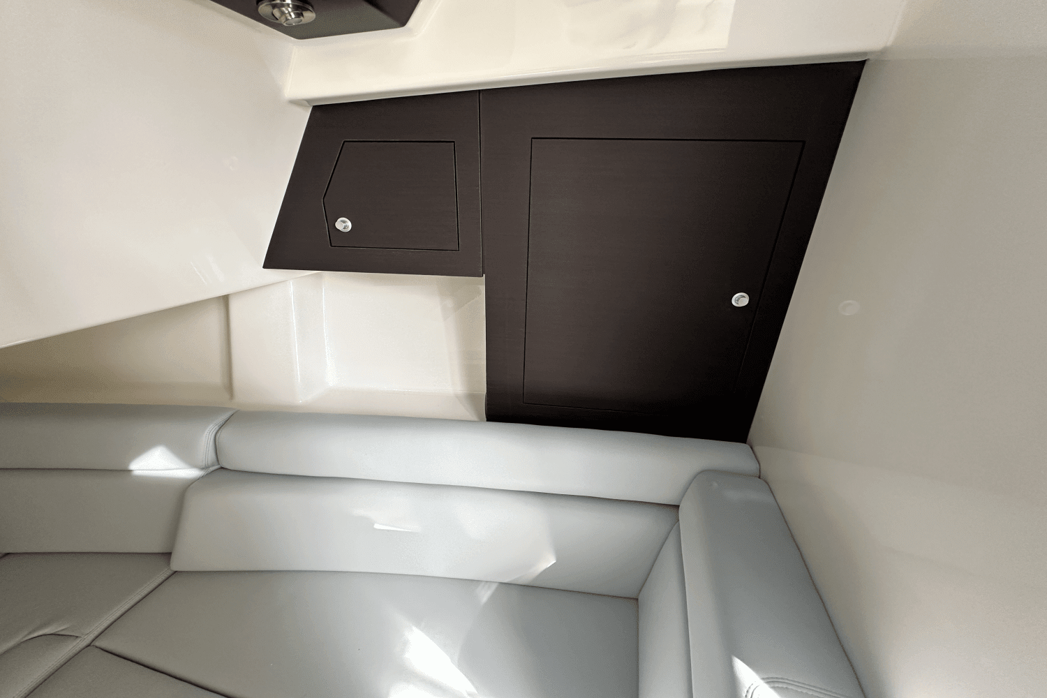 2025 Boston Whaler 350 Realm Image Thumbnail #22