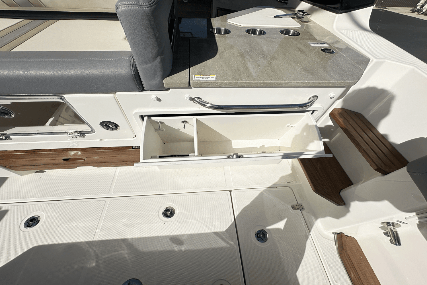 2025 Boston Whaler 350 Realm Image Thumbnail #4