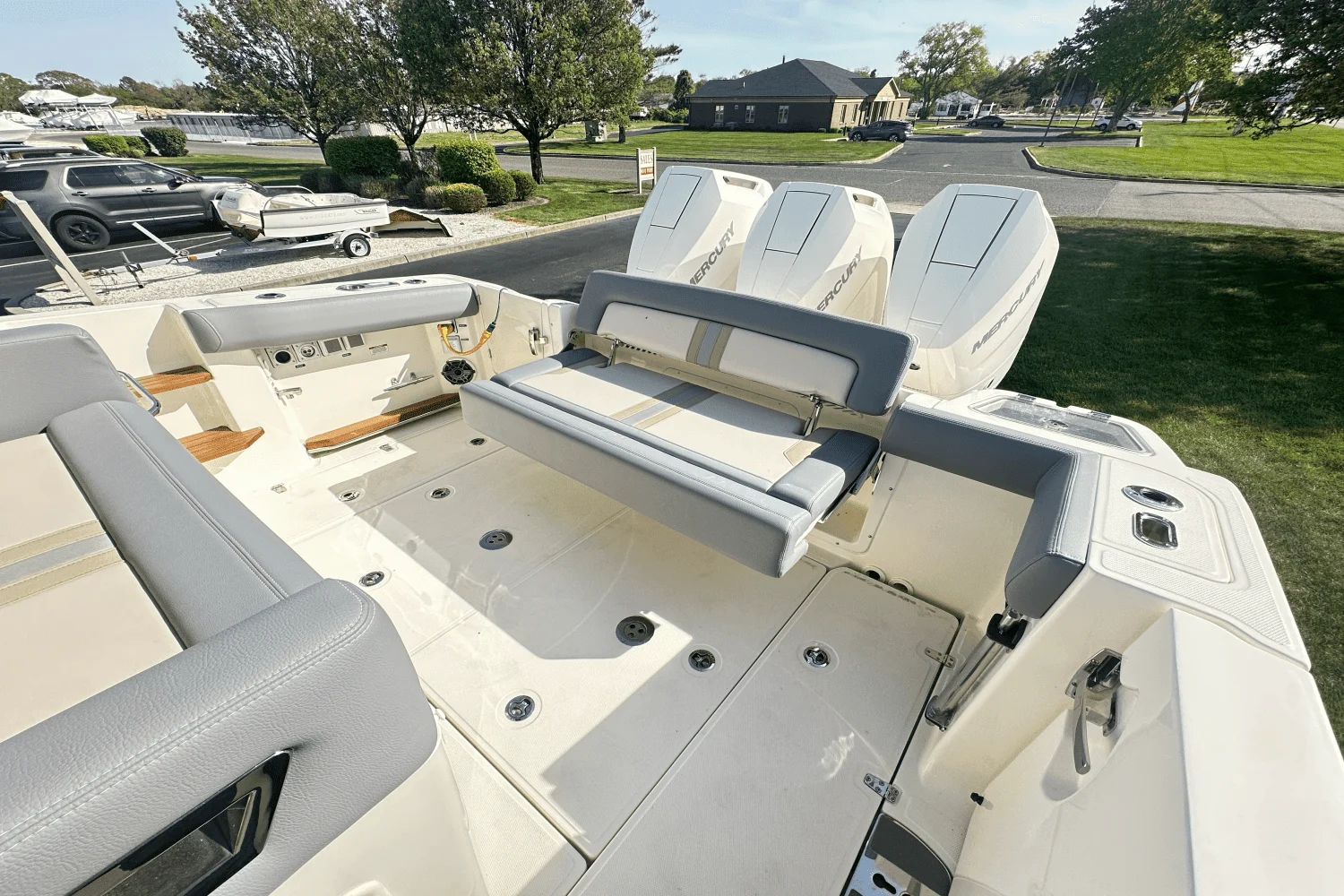 2025 Boston Whaler 350 Realm Image Thumbnail #16
