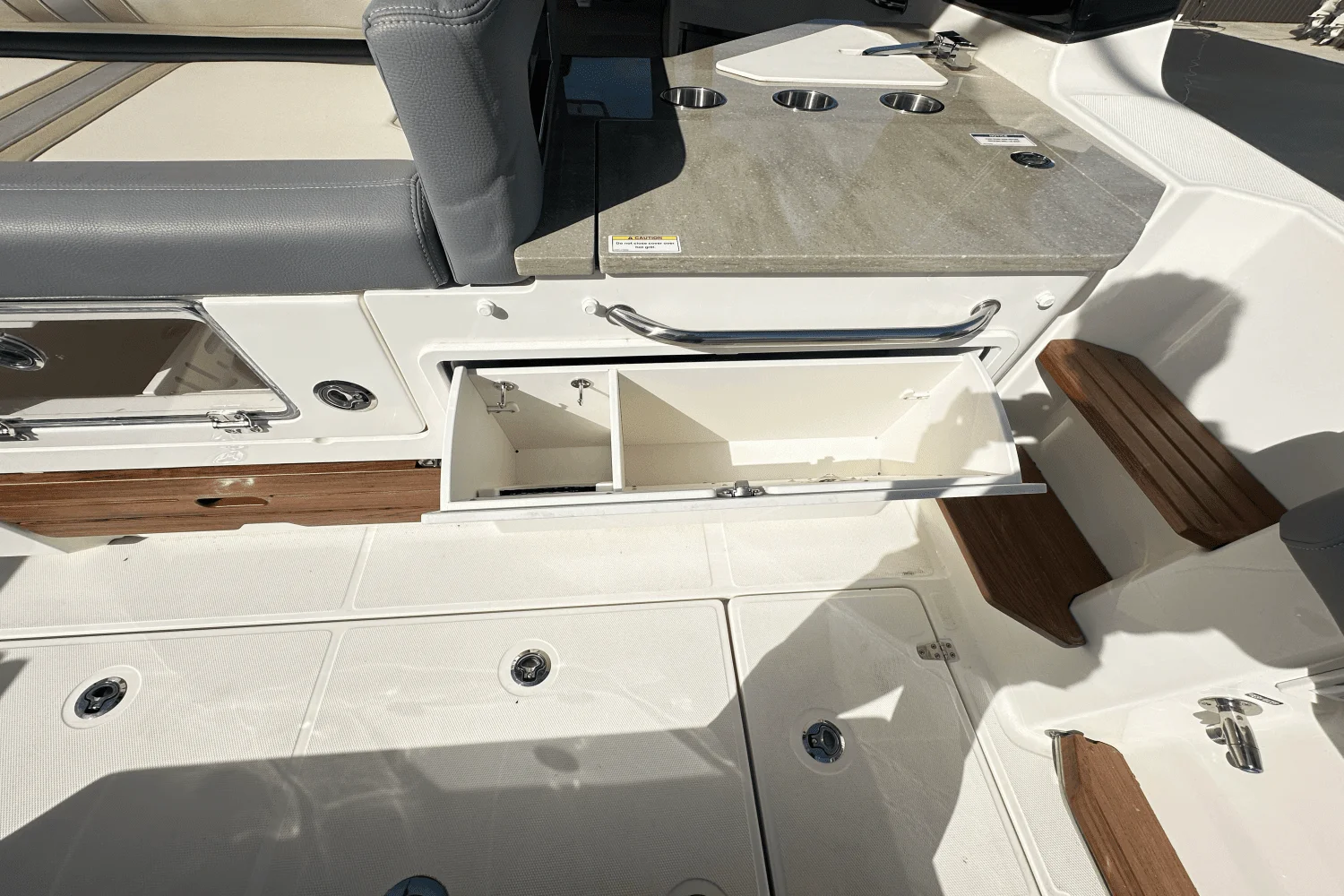 2025 Boston Whaler 350 Realm Image Thumbnail #23