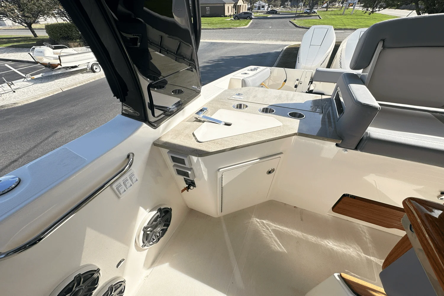 2025 Boston Whaler 350 Realm Image Thumbnail #29