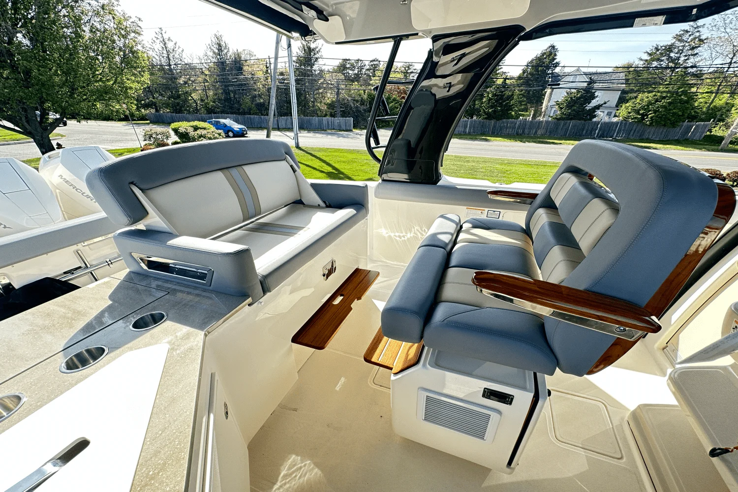 2025 Boston Whaler 350 Realm Image Thumbnail #30