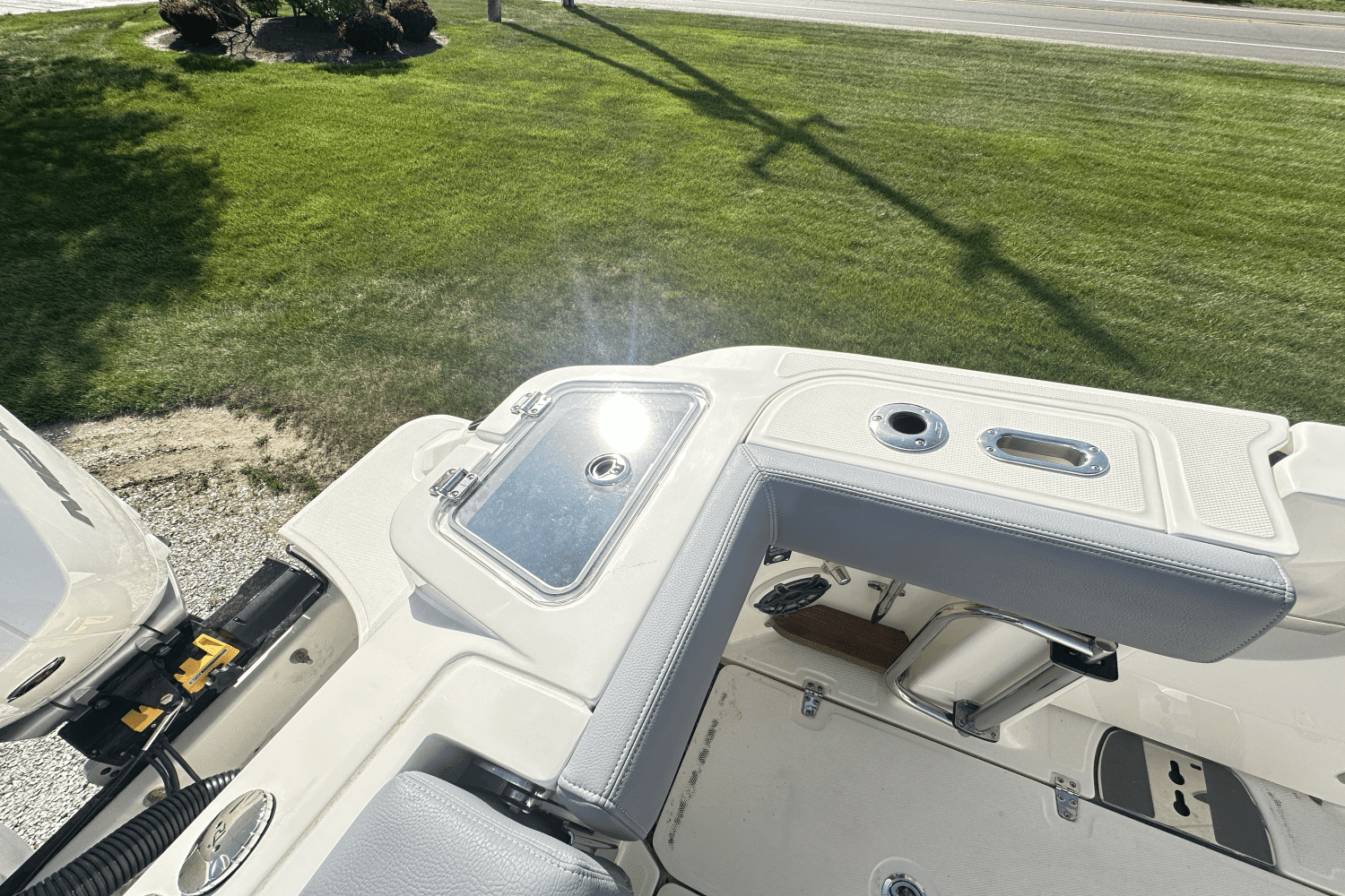2025 Boston Whaler 350 Realm Image Thumbnail #9