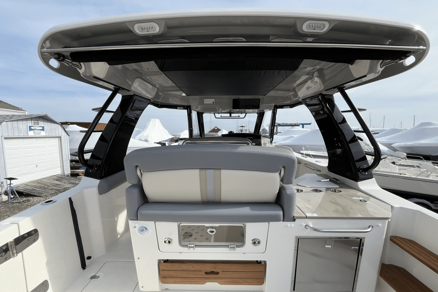2025 Boston Whaler 350 Realm Image Thumbnail #11