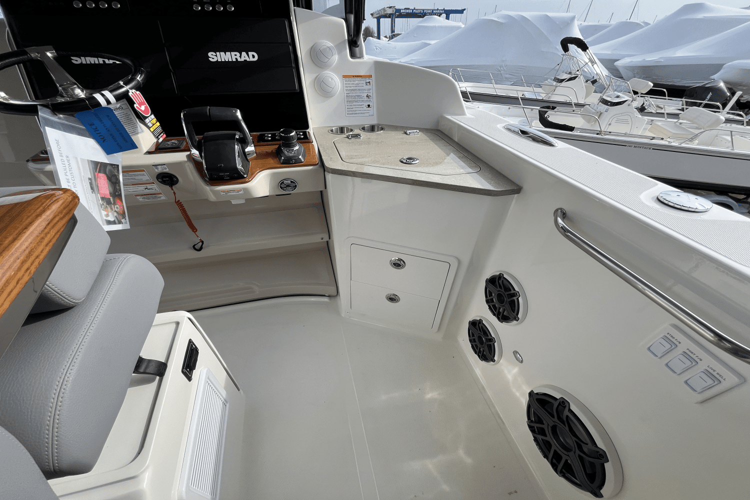 2025 Boston Whaler 350 Realm Image Thumbnail #22