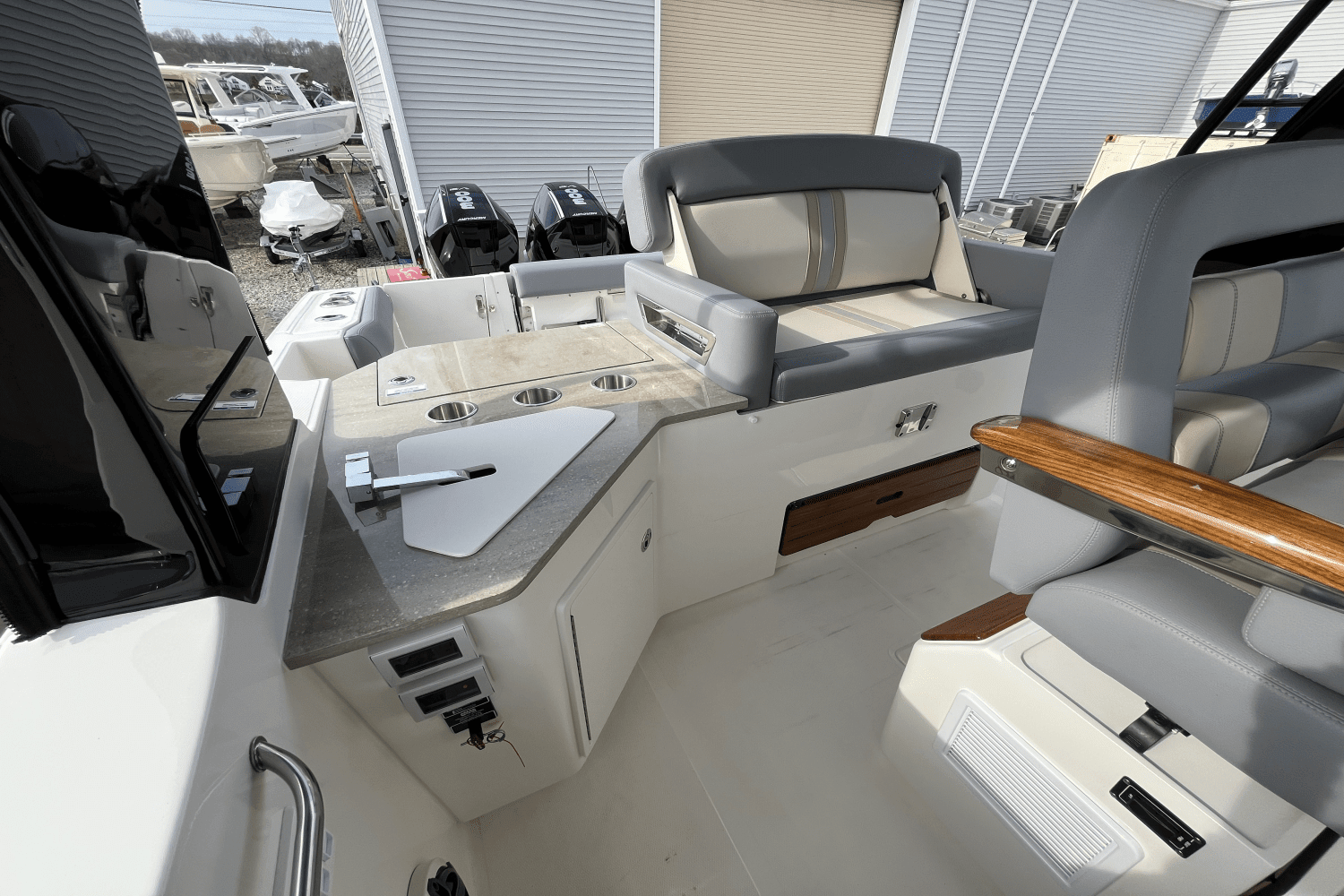 2025 Boston Whaler 350 Realm Image Thumbnail #23