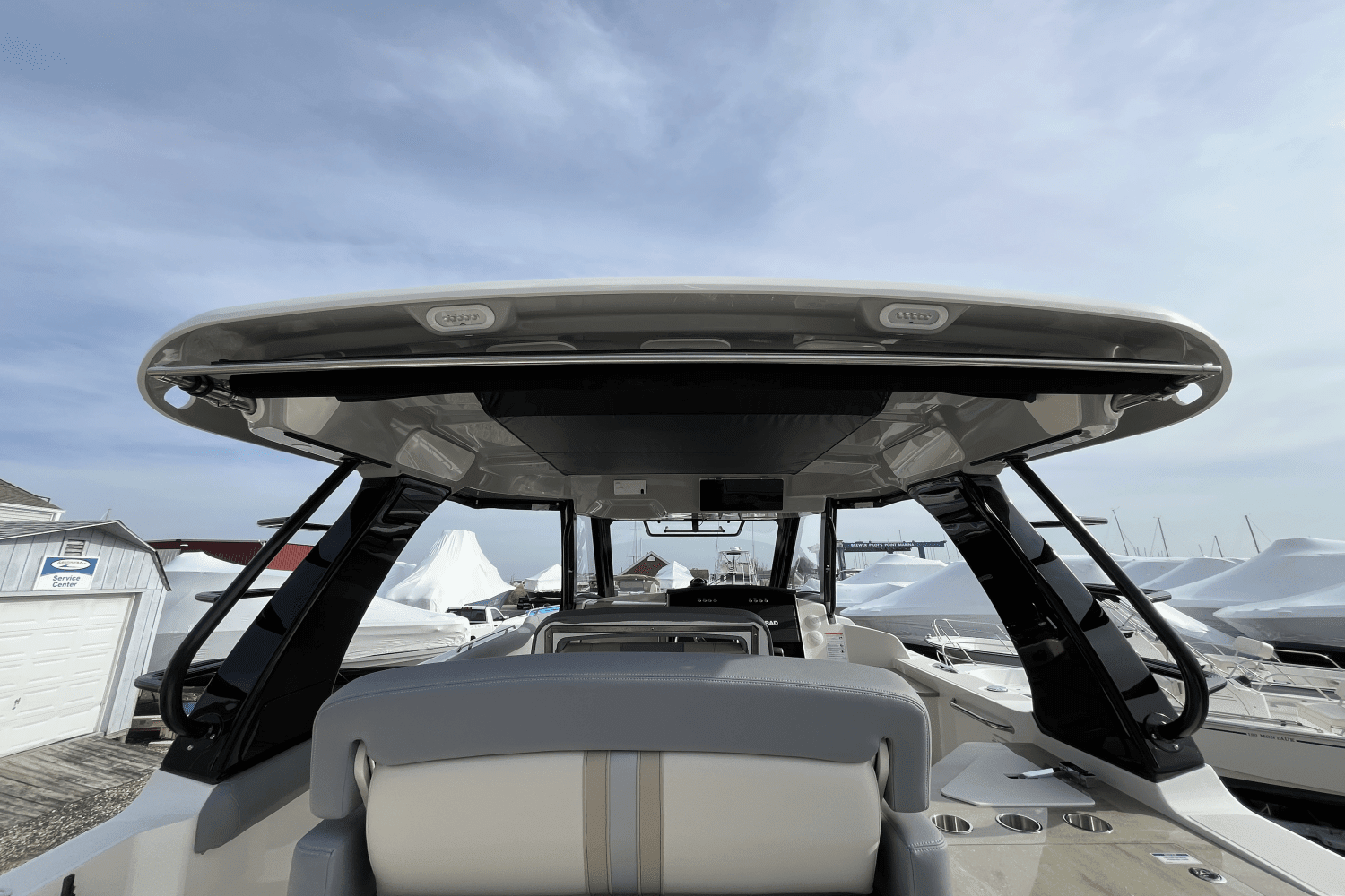 2025 Boston Whaler 350 Realm Image Thumbnail #10