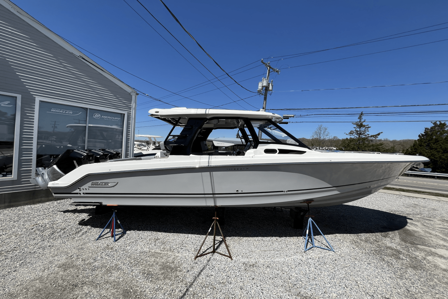 2025 Boston Whaler 350 Realm Image Thumbnail #5