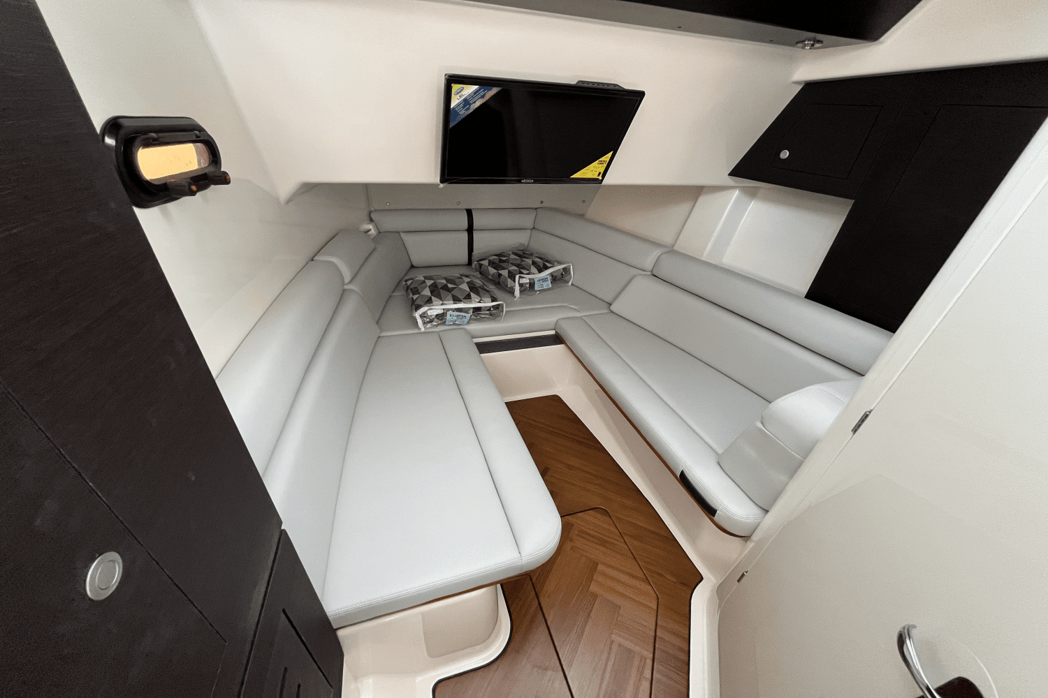 2025 Boston Whaler 350 Realm Image Thumbnail #31