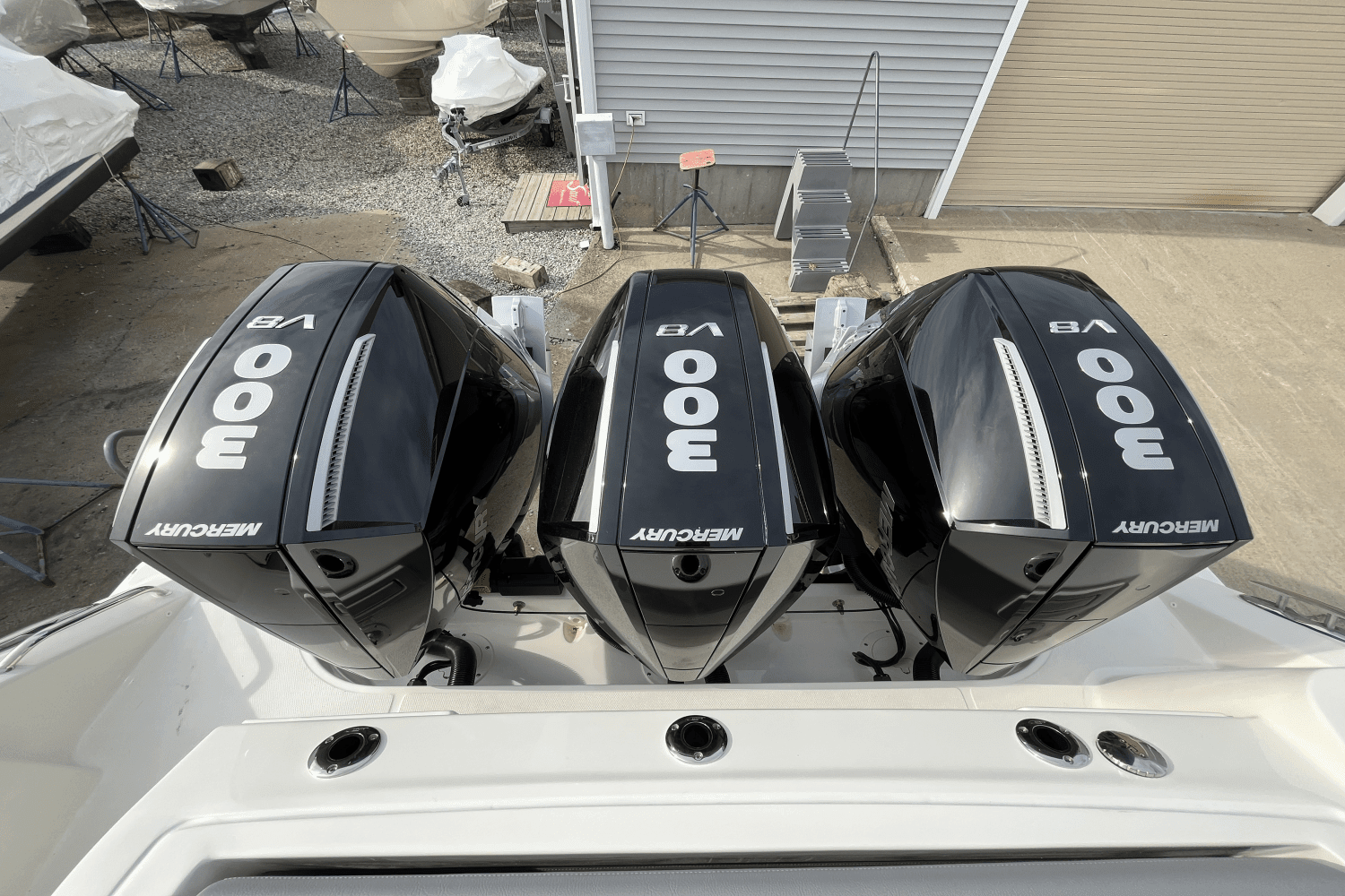 2025 Boston Whaler 350 Realm Image Thumbnail #2