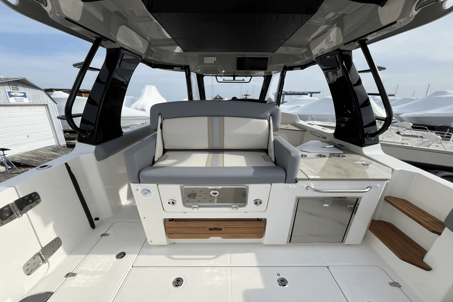 2025 Boston Whaler 350 Realm Image Thumbnail #12