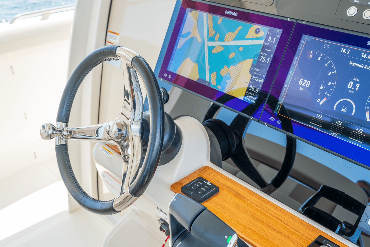 2025 Boston Whaler 350 Realm Image Thumbnail #16