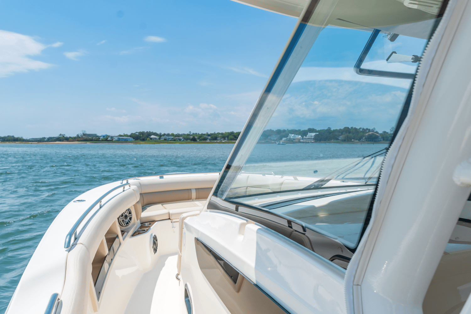 2025 Boston Whaler 350 Realm Image Thumbnail #32