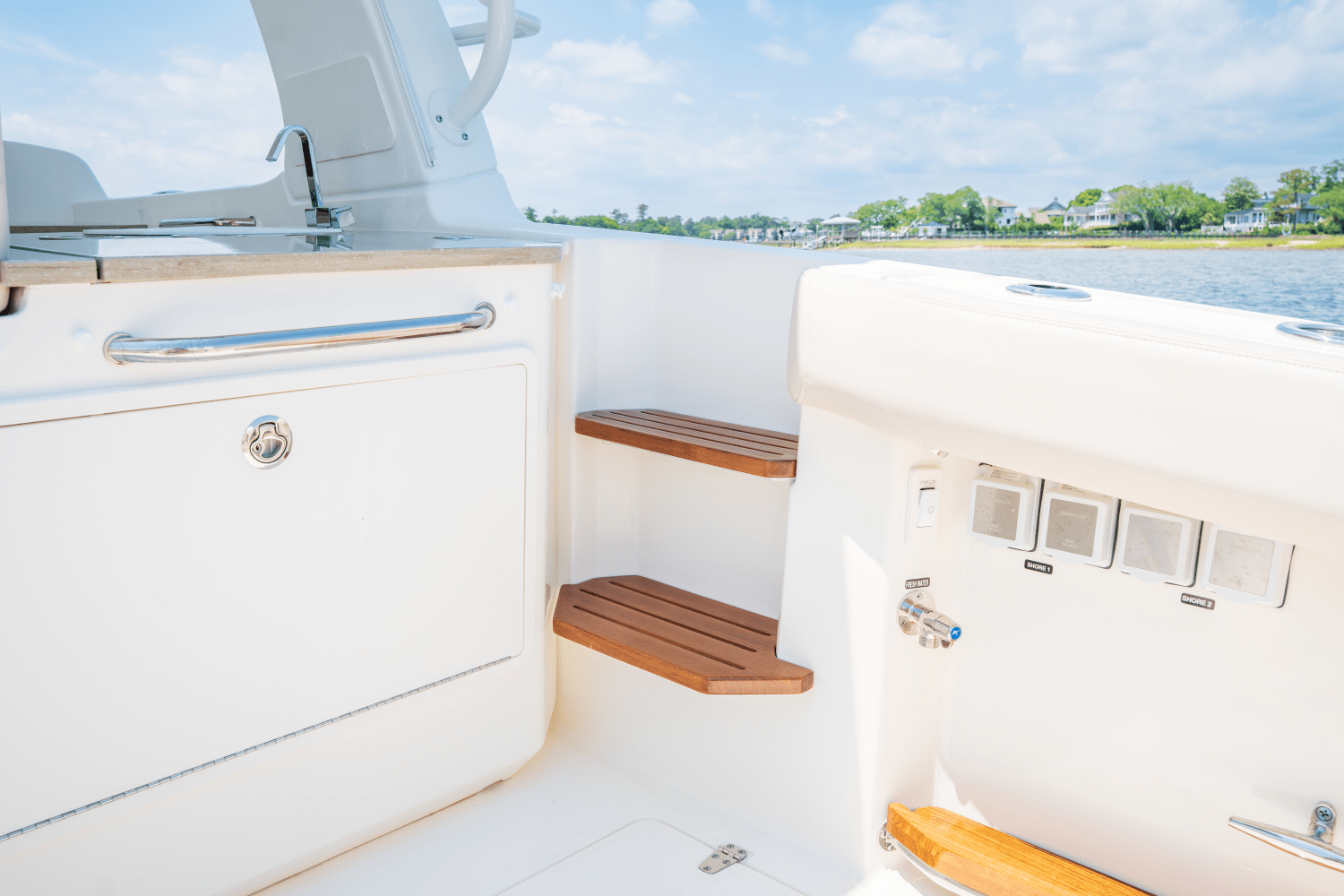 2025 Boston Whaler 350 Realm Image Thumbnail #25