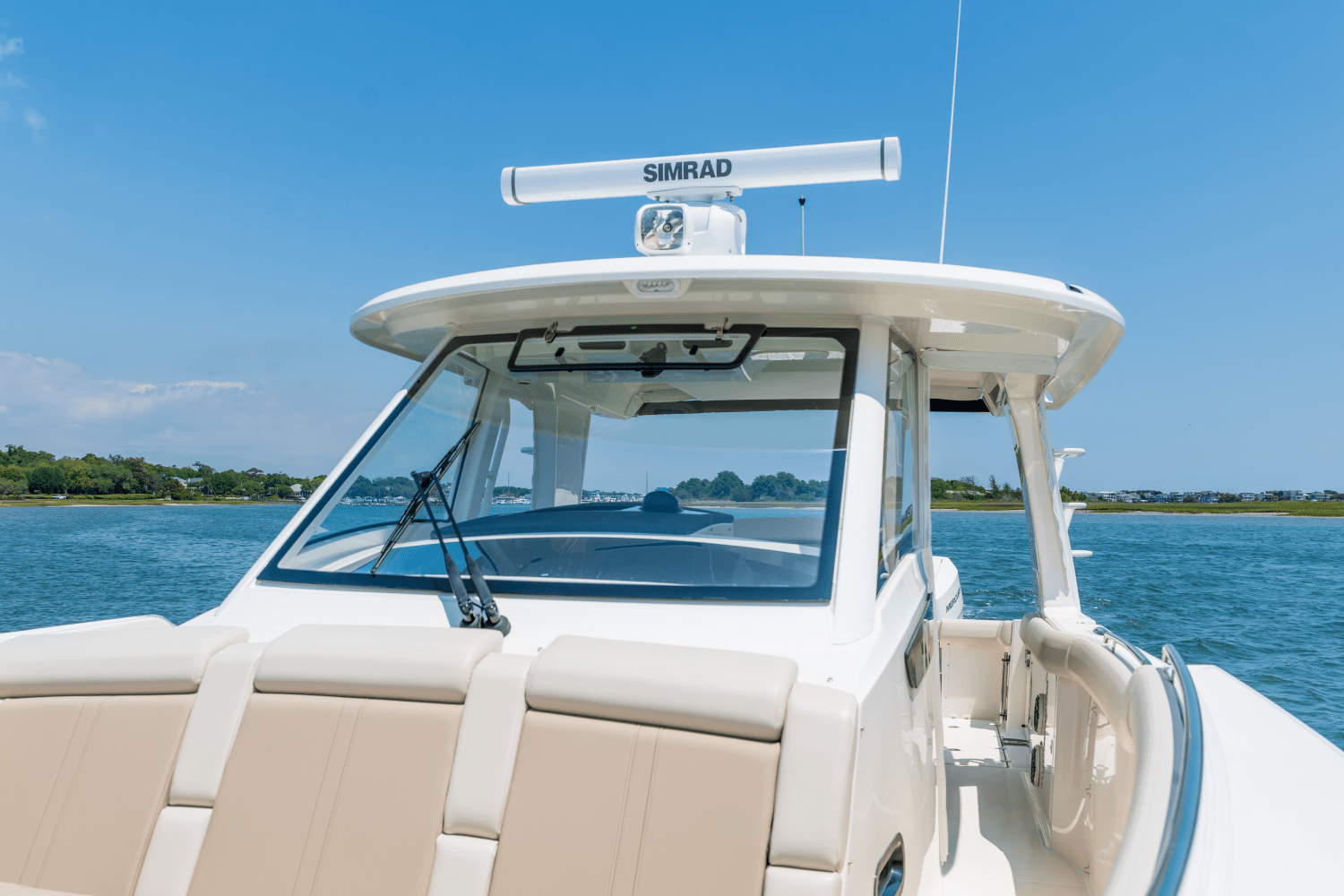 2025 Boston Whaler 350 Realm Image Thumbnail #9