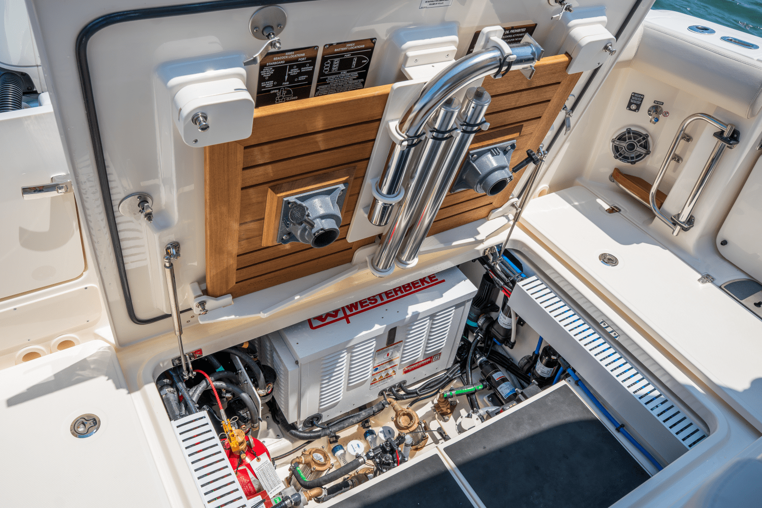 2025 Boston Whaler 350 Realm Image Thumbnail #42