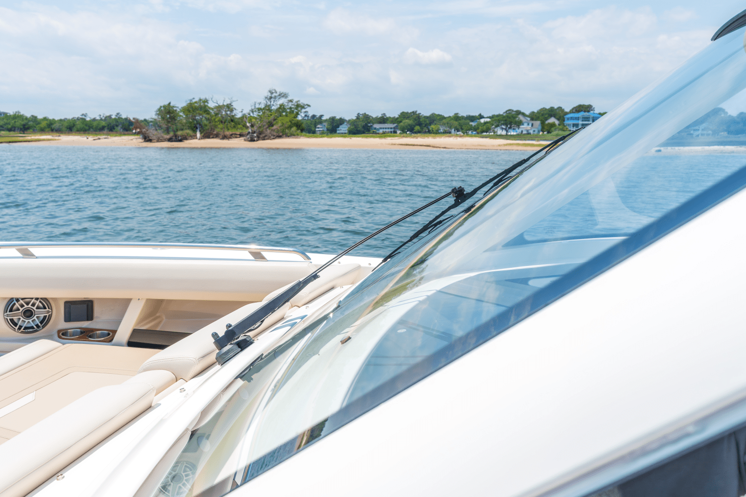 2025 Boston Whaler 350 Realm Image Thumbnail #46