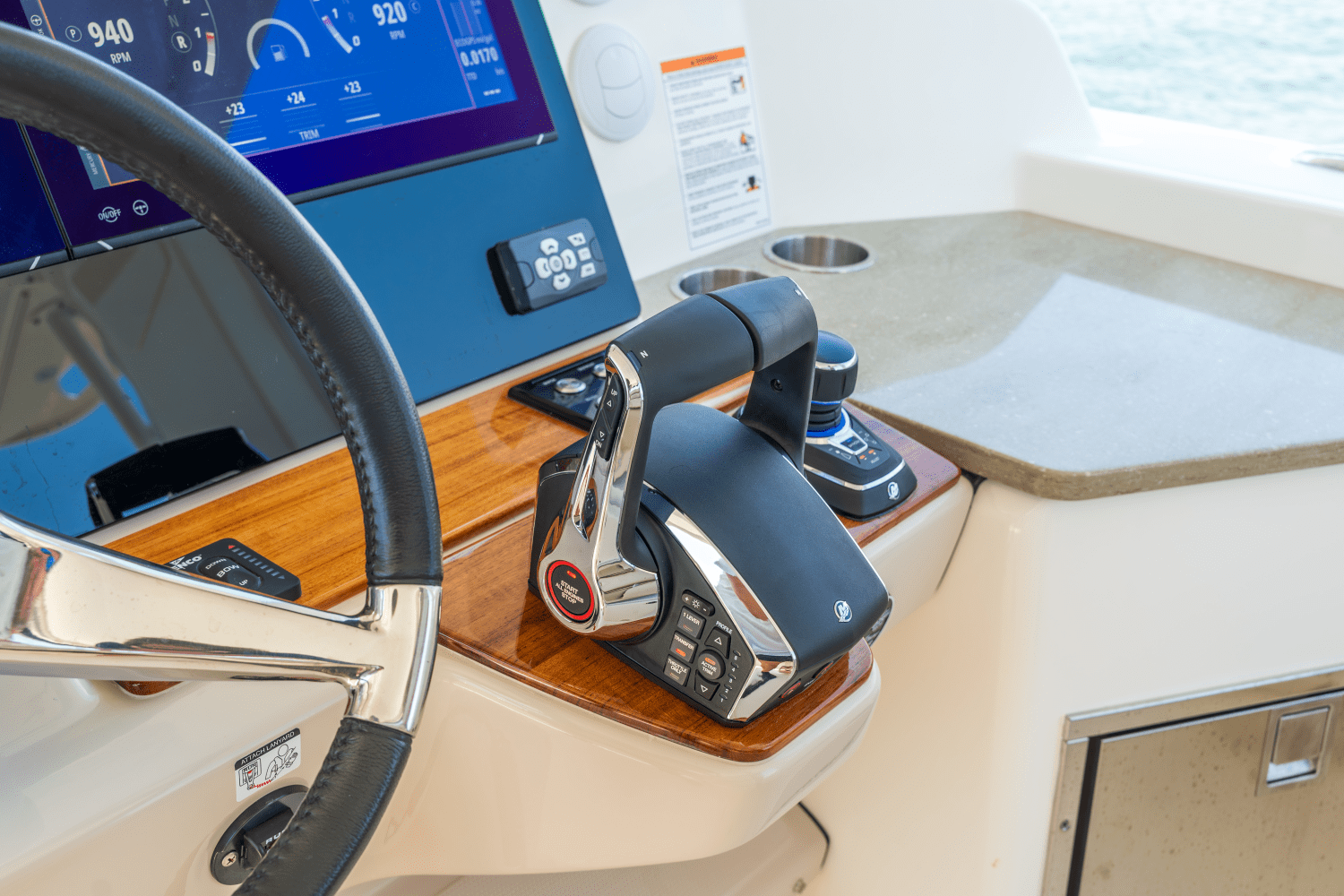 2025 Boston Whaler 350 Realm Image Thumbnail #15