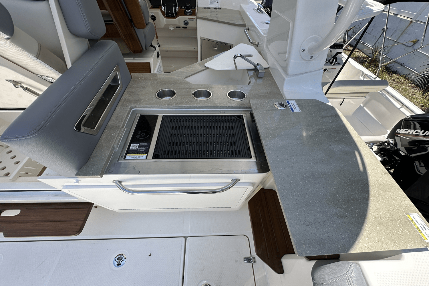 2025 Boston Whaler 350 Realm Image Thumbnail #18