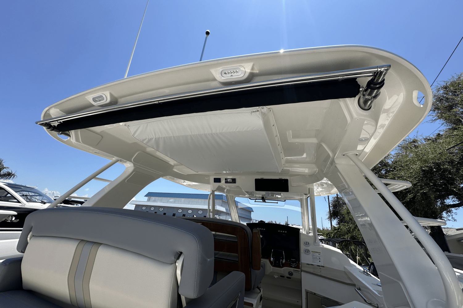 2025 Boston Whaler 350 Realm Image Thumbnail #11