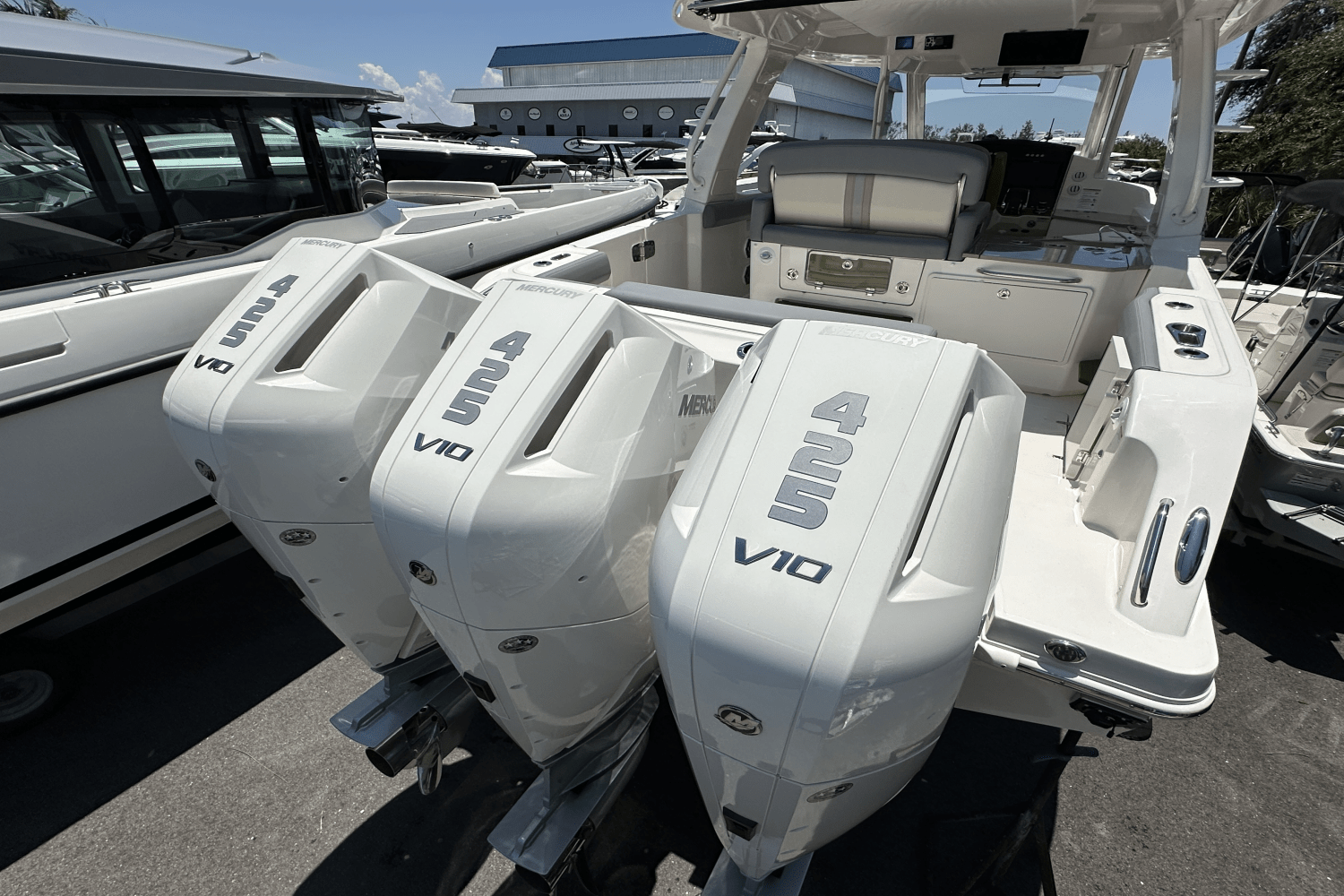 2025 Boston Whaler 350 Realm Image Thumbnail #1