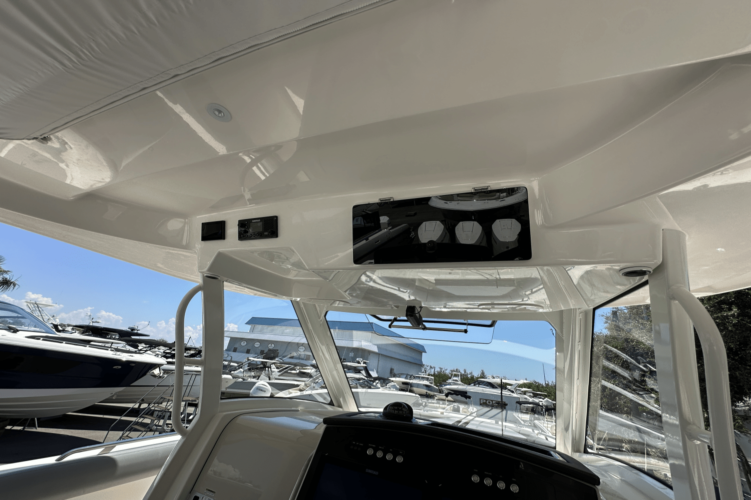 2025 Boston Whaler 350 Realm Image Thumbnail #25