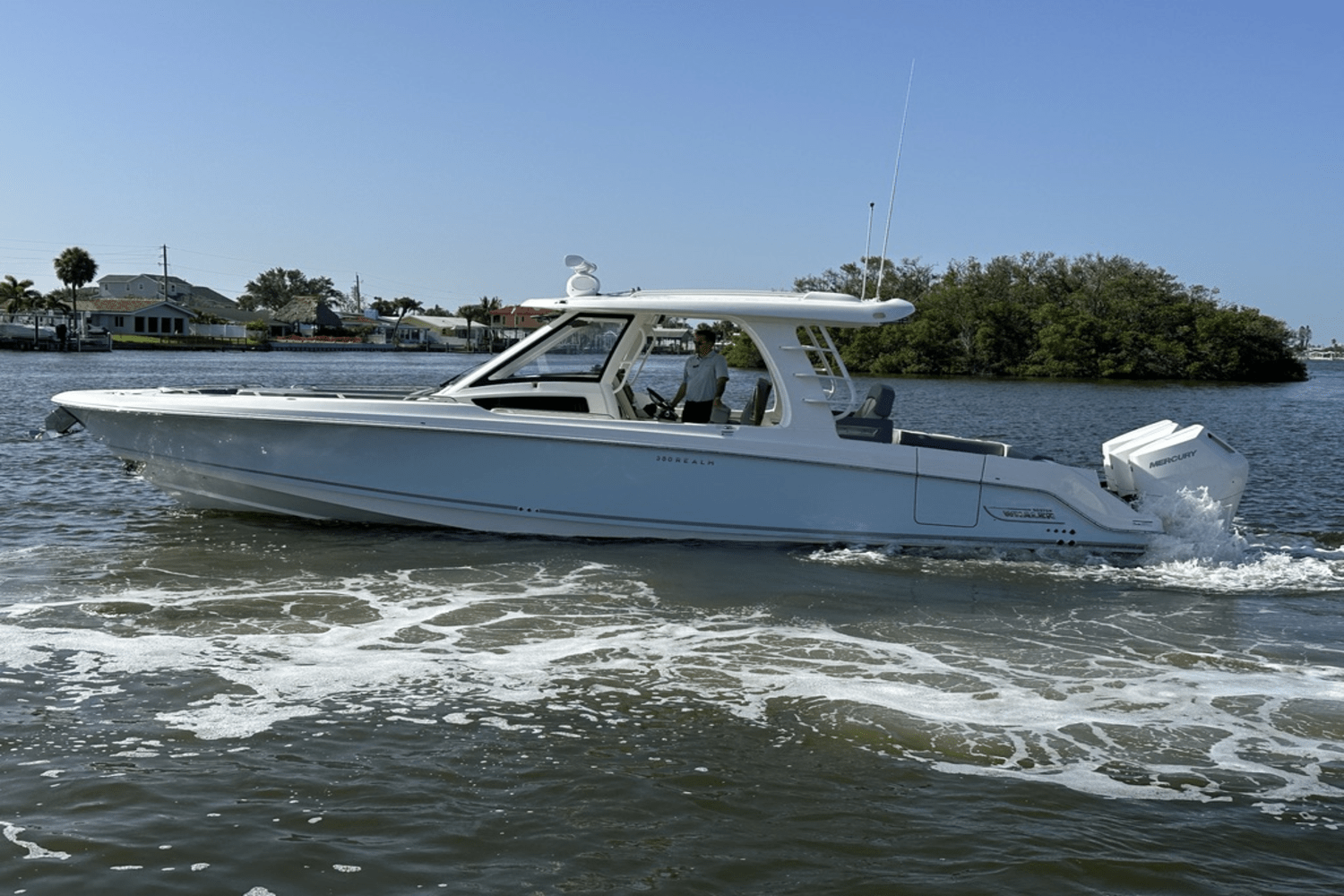 2025 Boston Whaler 350 Realm Image Thumbnail #39