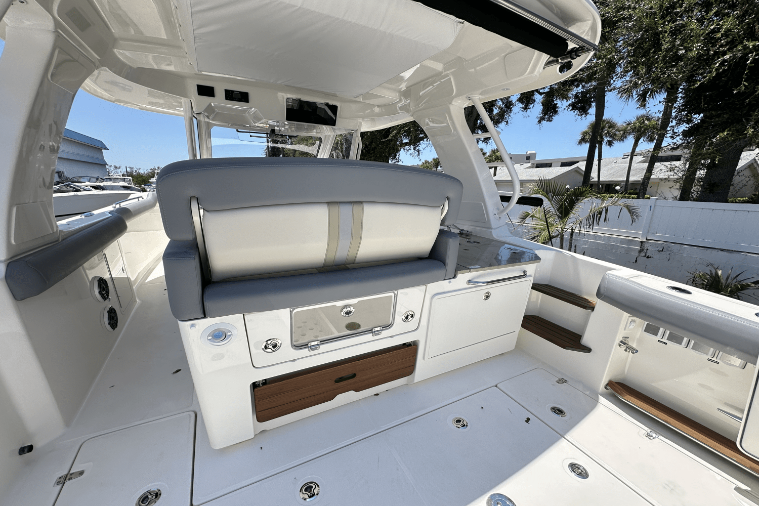 2025 Boston Whaler 350 Realm Image Thumbnail #13