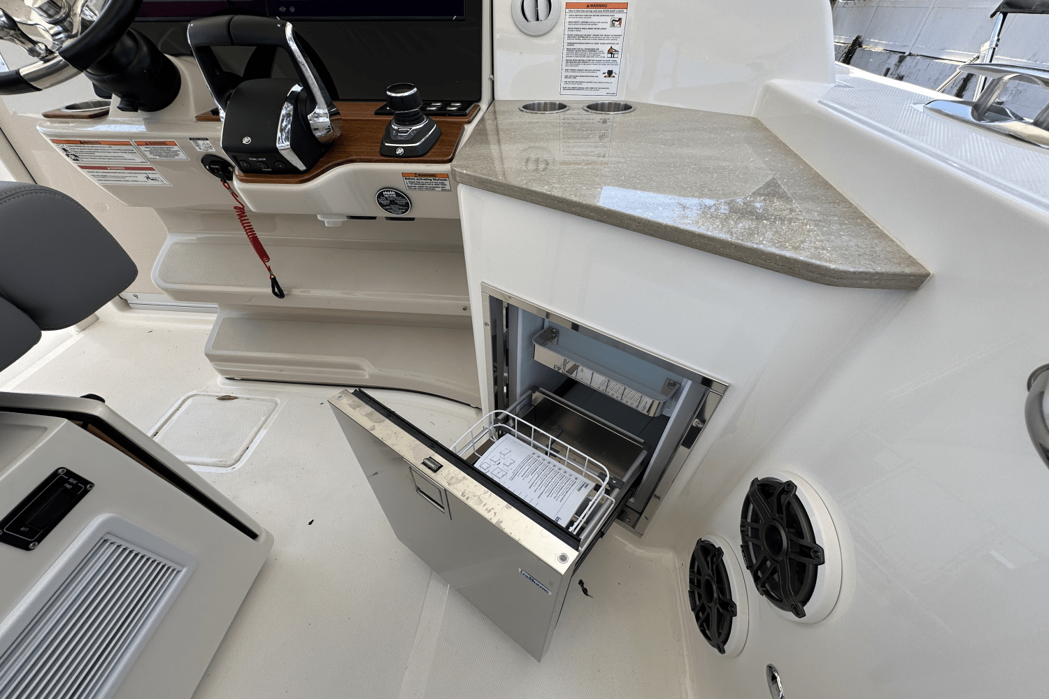 2025 Boston Whaler 350 Realm Image Thumbnail #28