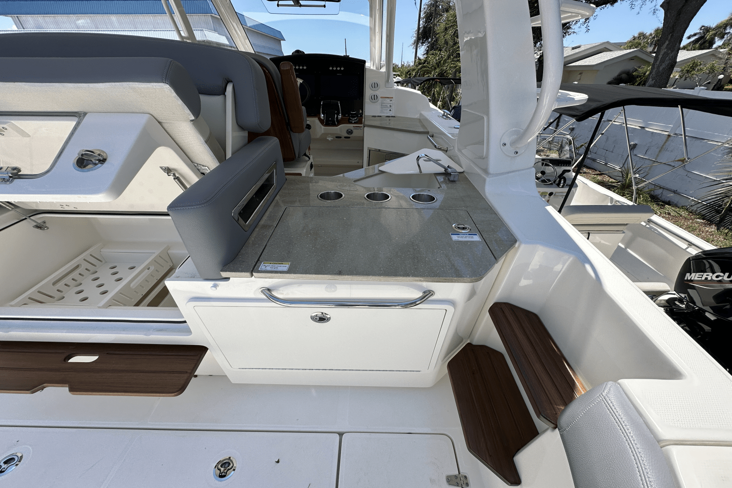 2025 Boston Whaler 350 Realm Image Thumbnail #17