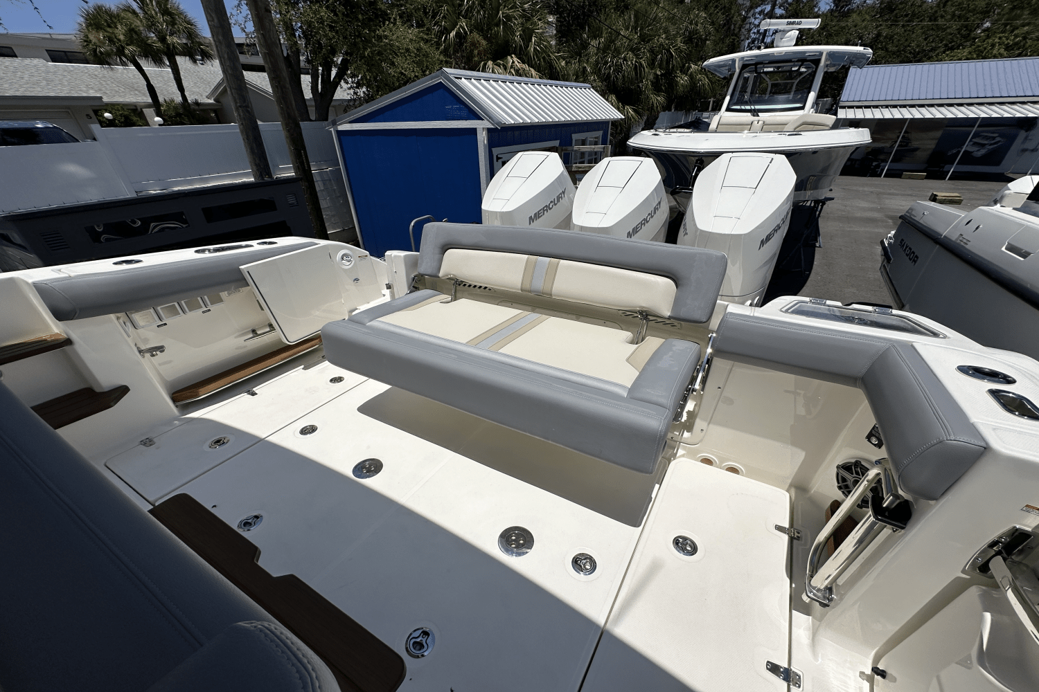 2025 Boston Whaler 350 Realm Image Thumbnail #7