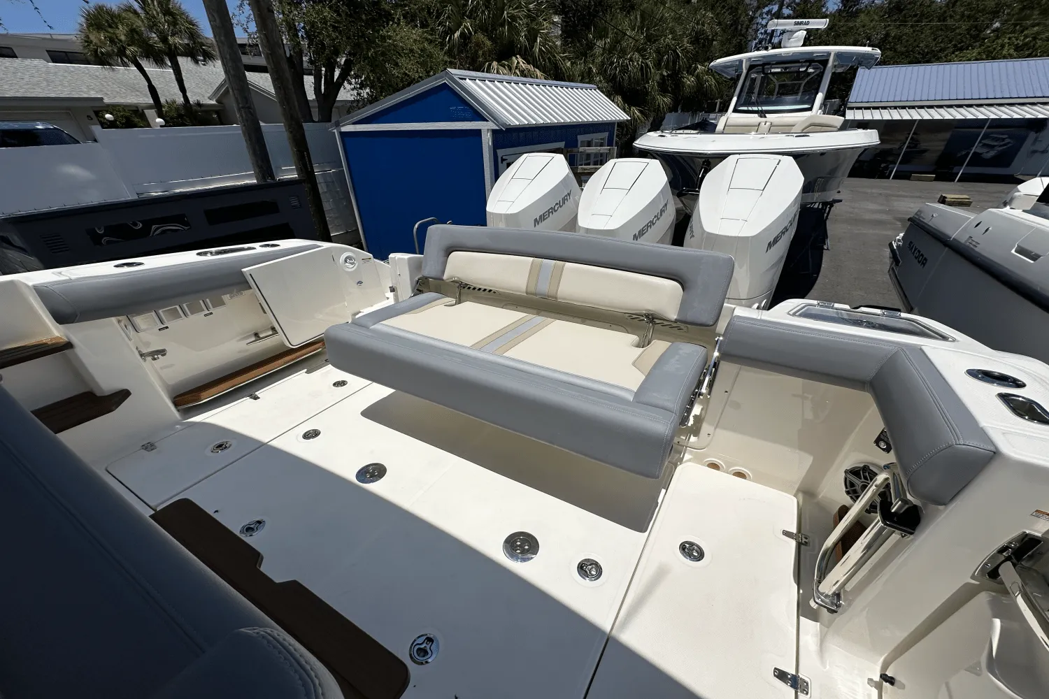 2025 Boston Whaler 350 Realm Image Thumbnail #7