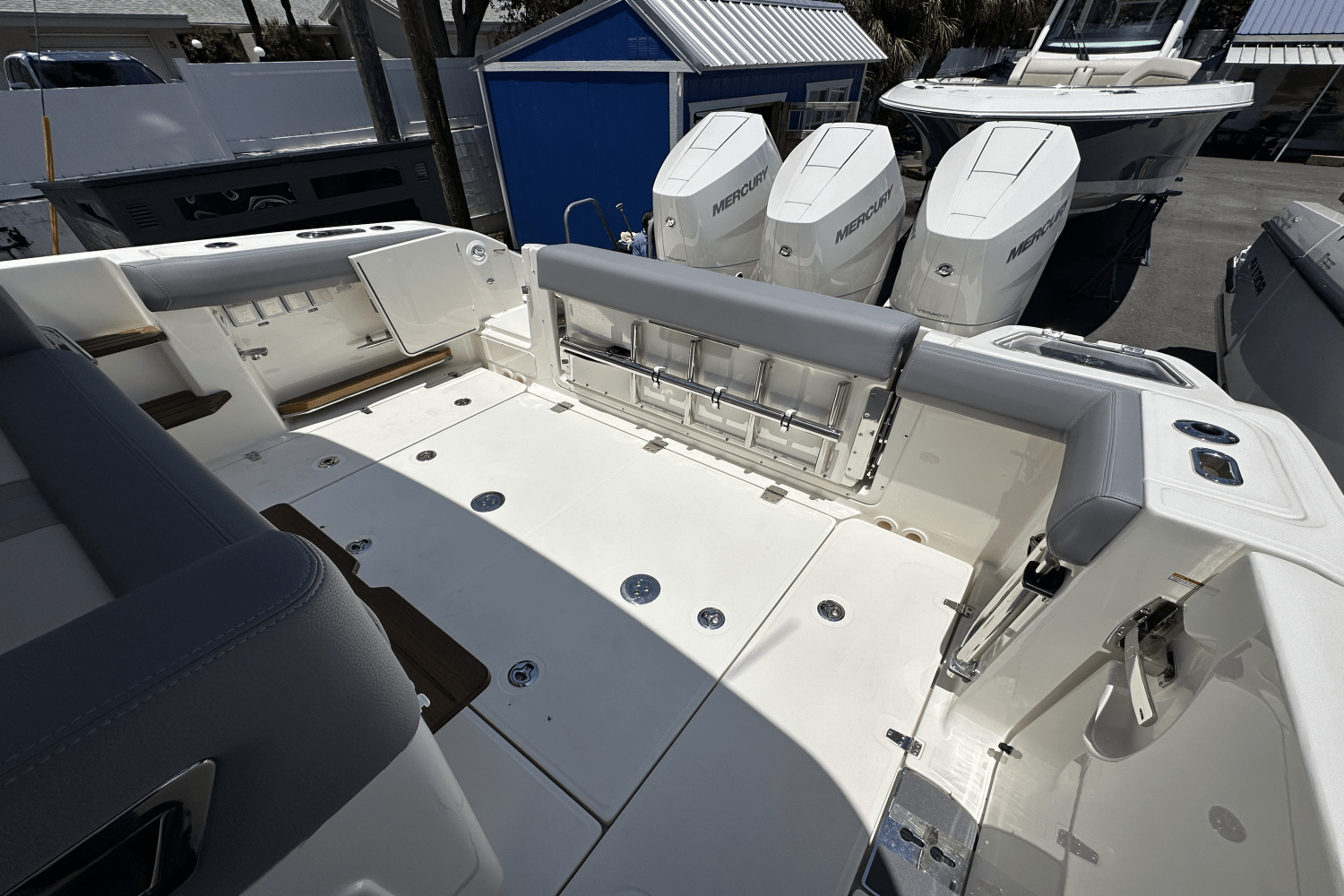 2025 Boston Whaler 350 Realm Image Thumbnail #6