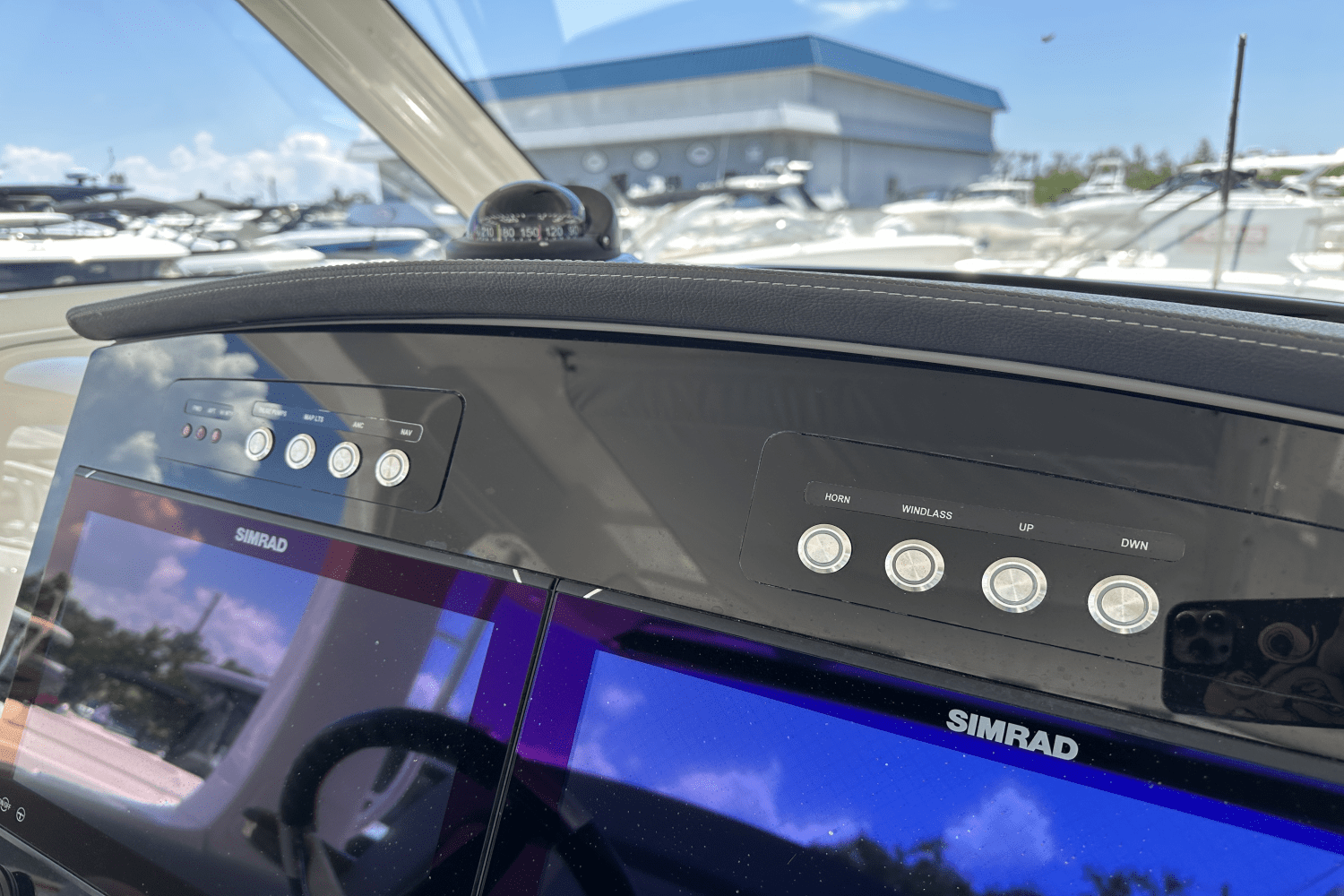 2025 Boston Whaler 350 Realm Image Thumbnail #24