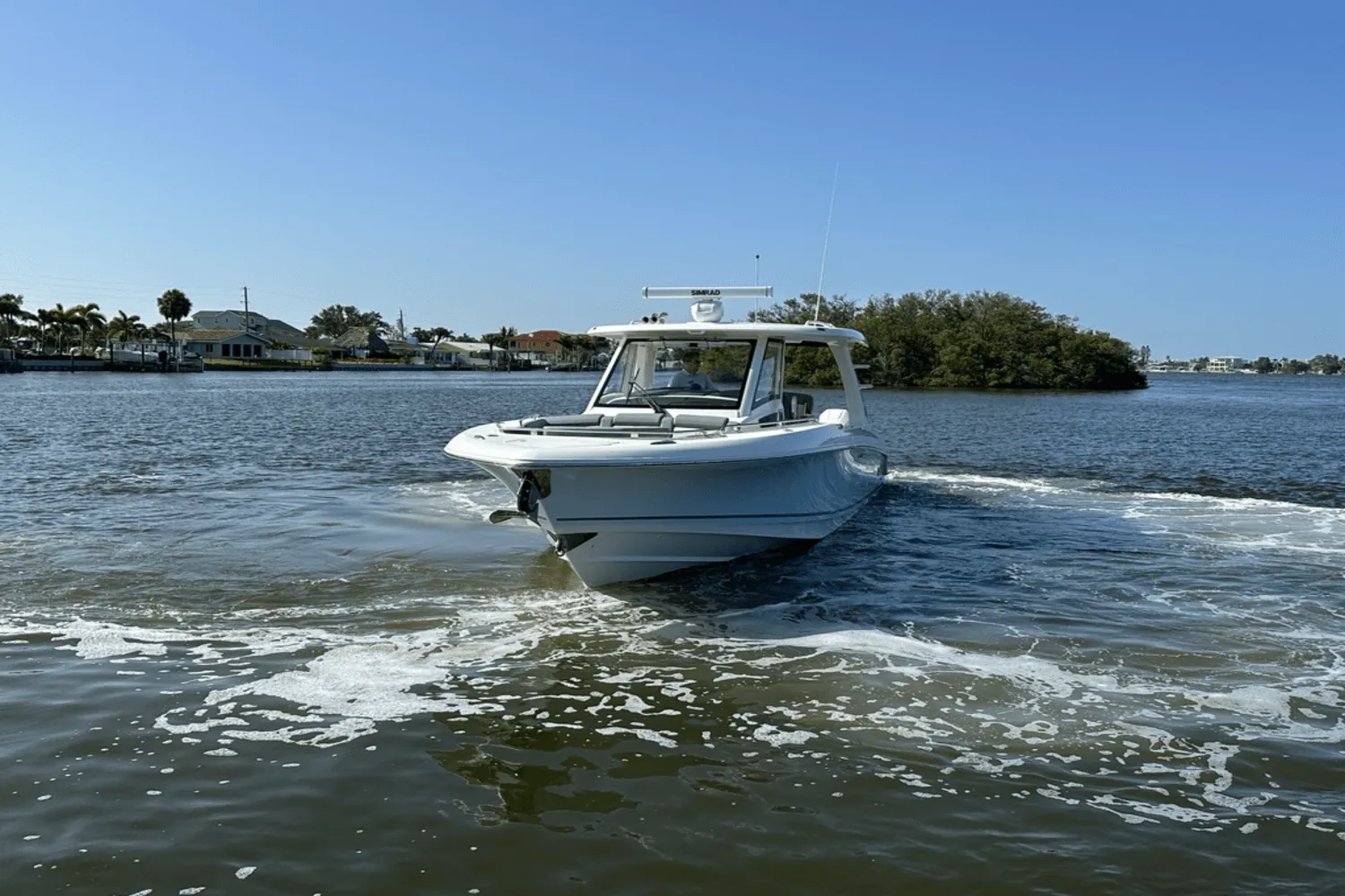 2025 Boston Whaler 350 Realm Image Thumbnail #43