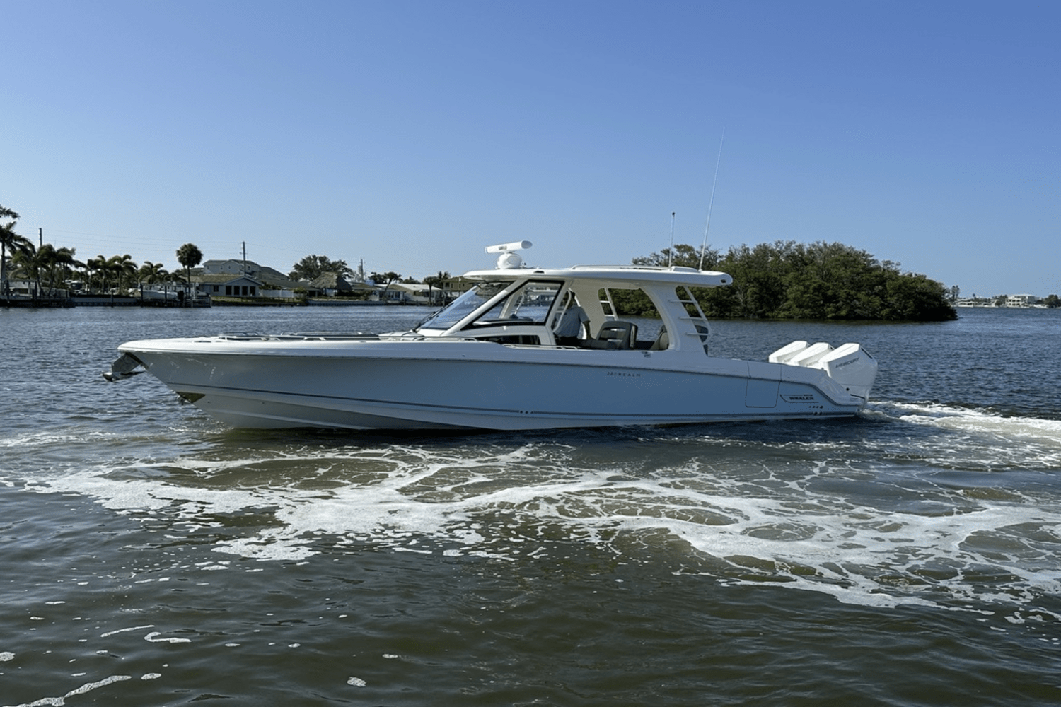 2025 Boston Whaler 350 Realm Image Thumbnail #40
