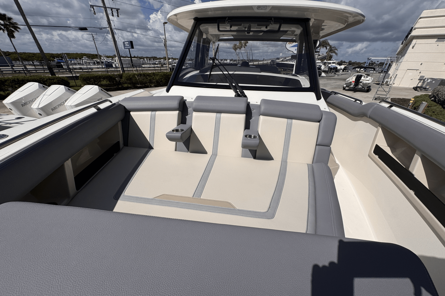 2025 Boston Whaler 350 Realm Image Thumbnail #24