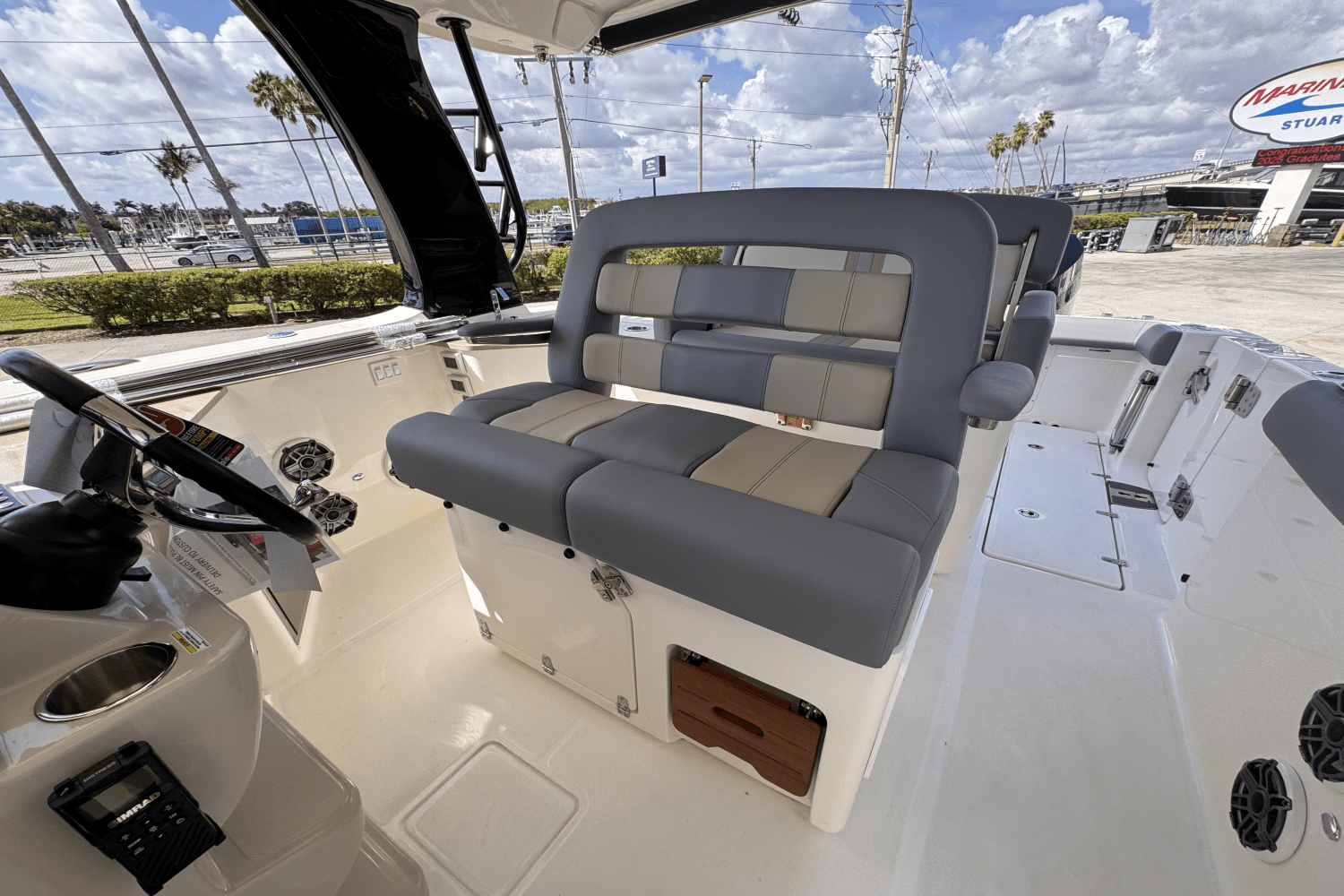 2025 Boston Whaler 350 Realm Image Thumbnail #15