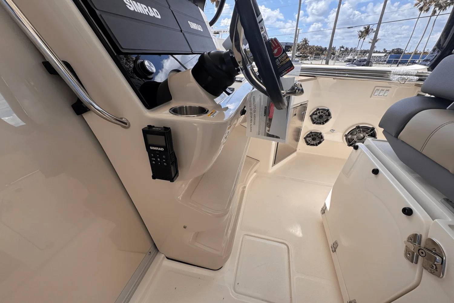 2025 Boston Whaler 350 Realm Image Thumbnail #24
