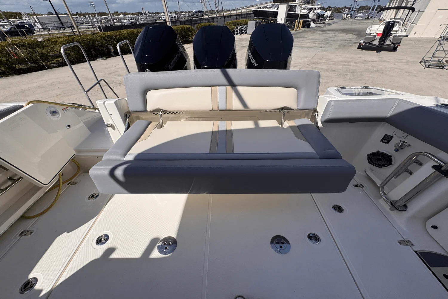 2025 Boston Whaler 350 Realm Image Thumbnail #8