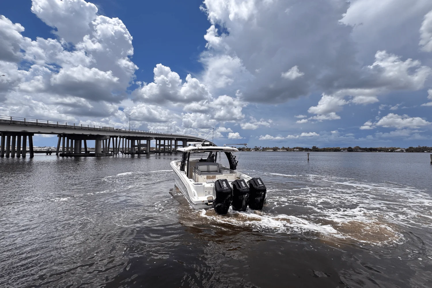 2025 Boston Whaler 350 Realm Image Thumbnail #5