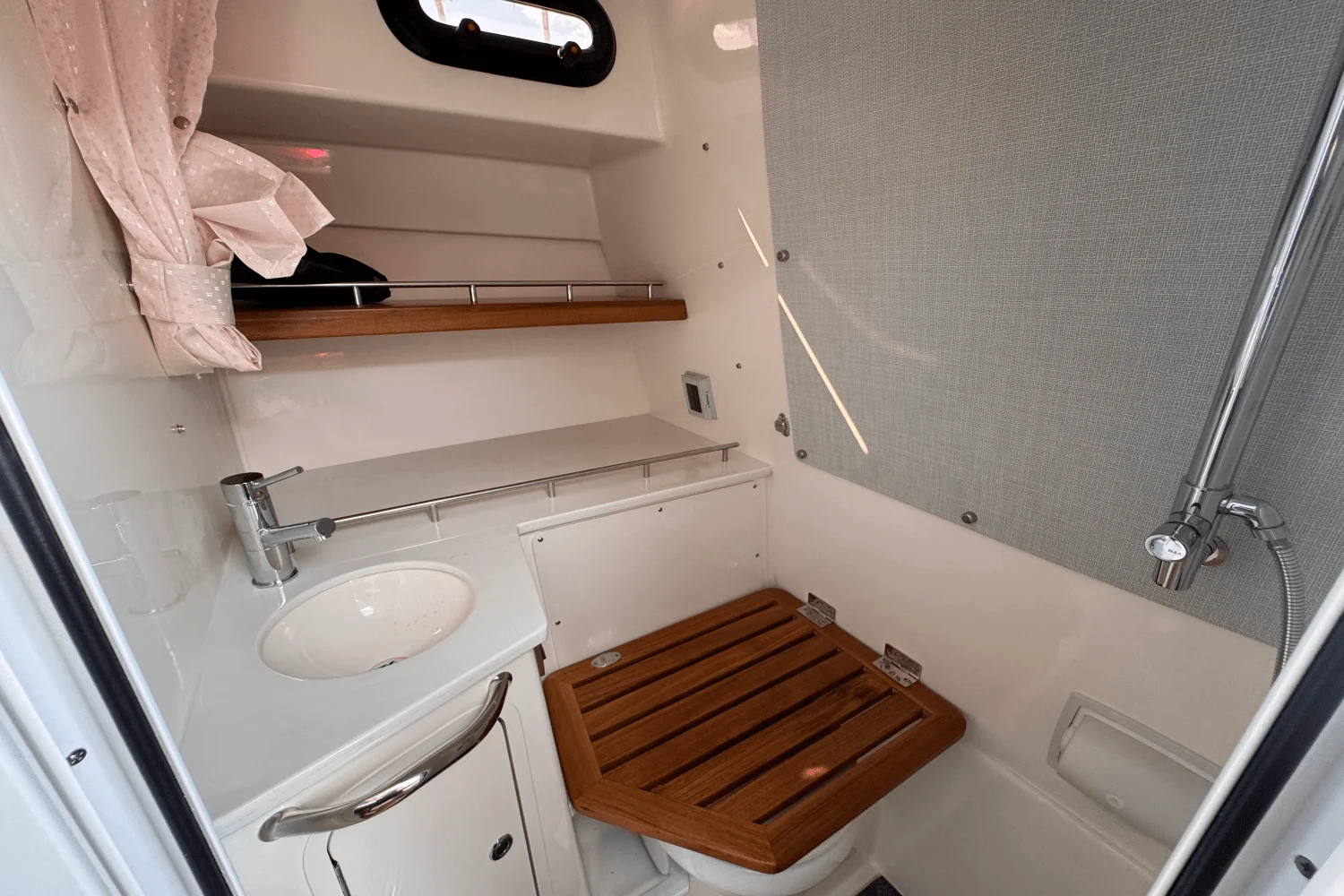 2025 Boston Whaler 350 Realm Image Thumbnail #35