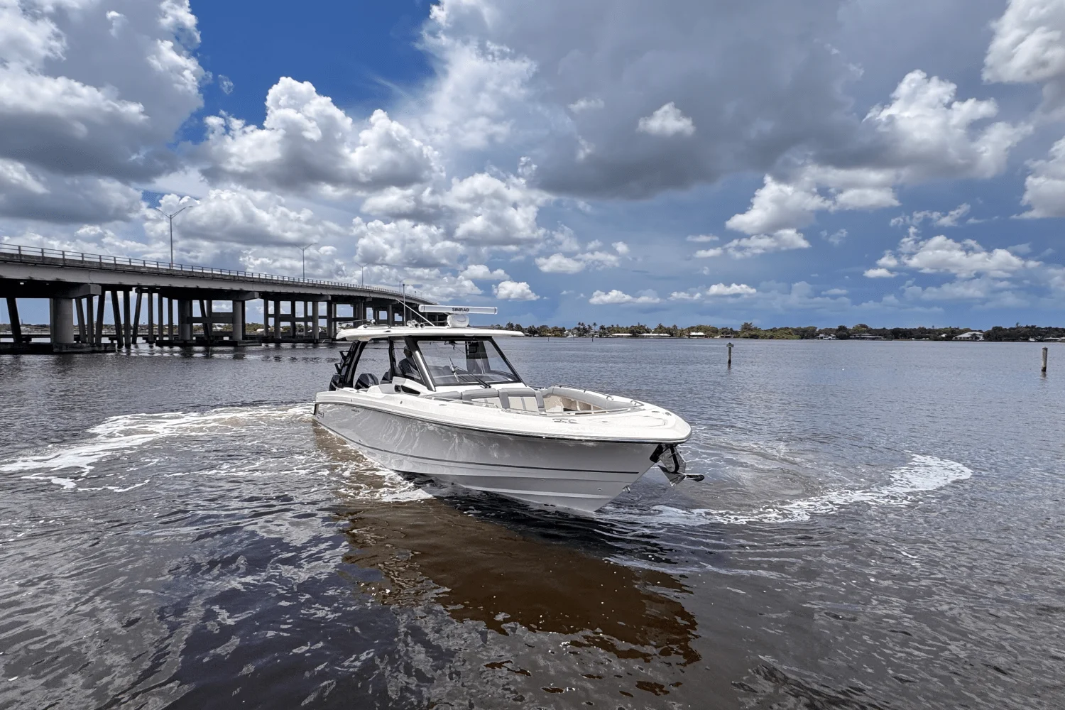 2025 Boston Whaler 350 Realm Image Thumbnail #1