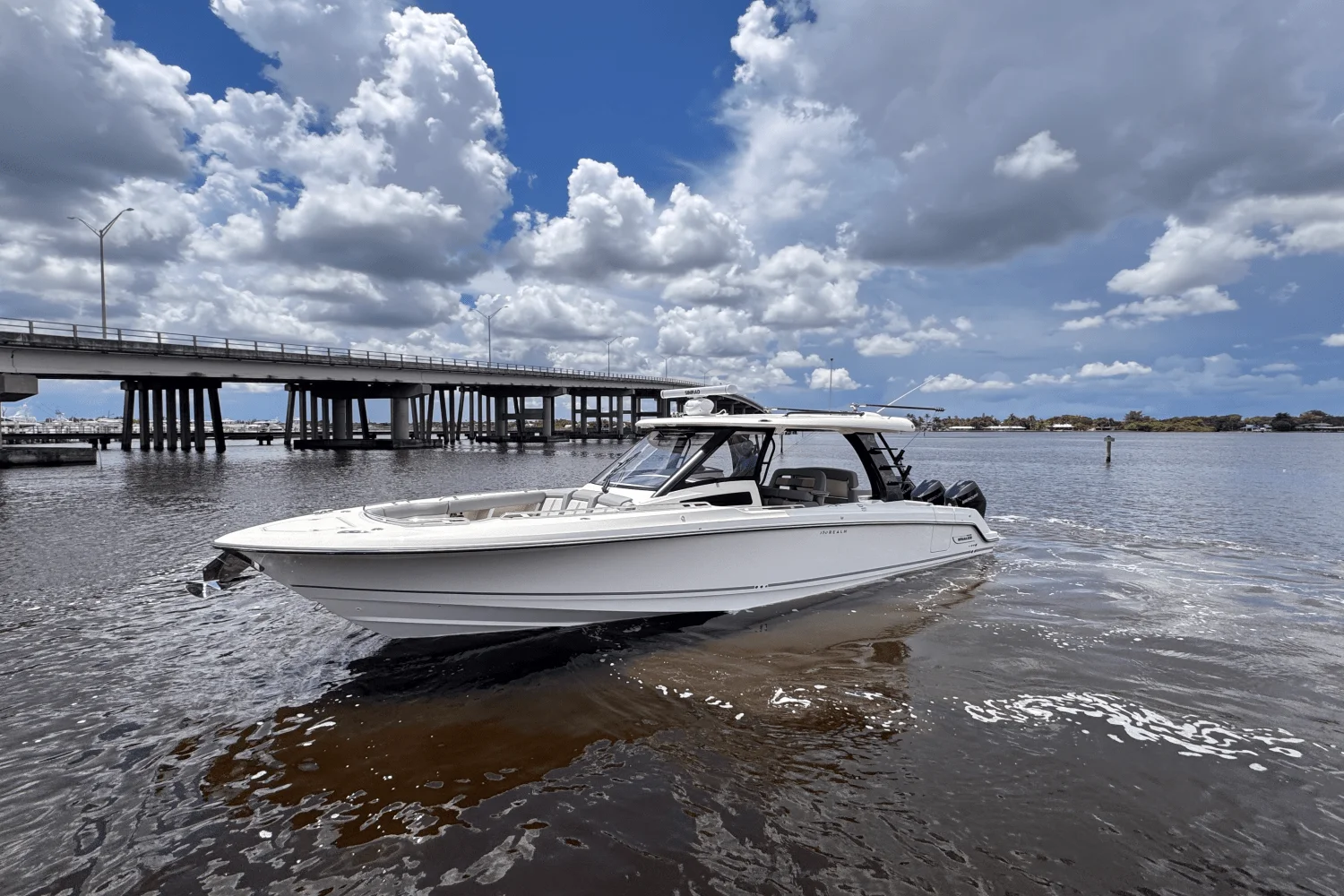 2025 Boston Whaler 350 Realm Image Thumbnail #2