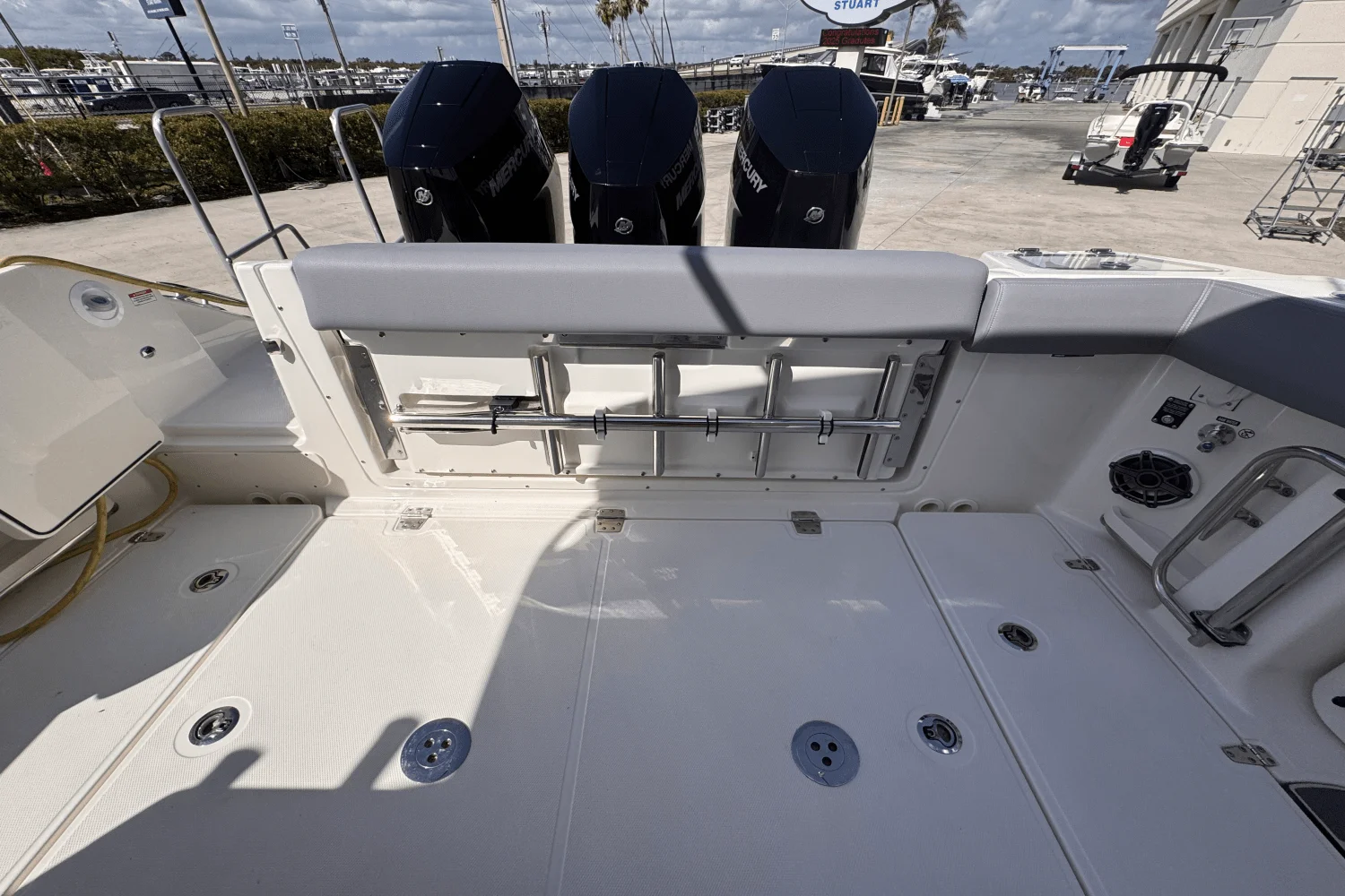 2025 Boston Whaler 350 Realm Image Thumbnail #7