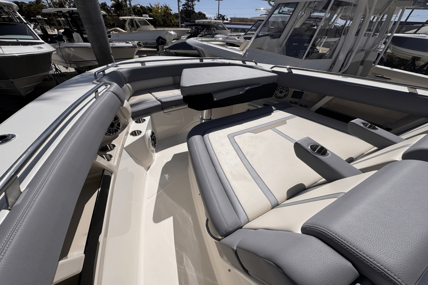 2025 Boston Whaler 350 Realm Image Thumbnail #23