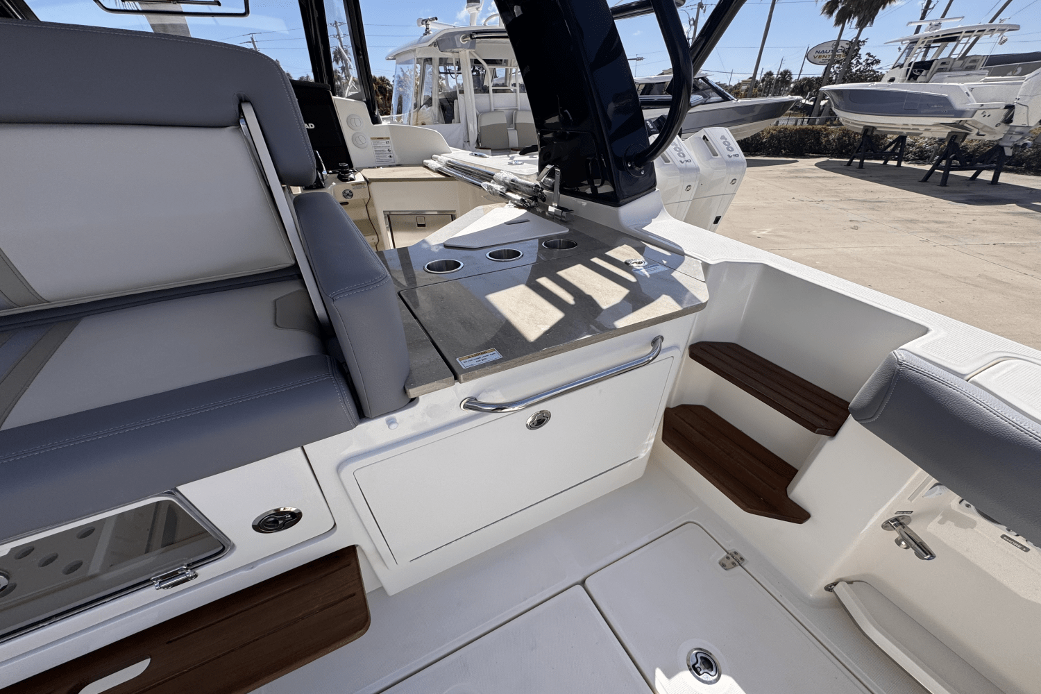 2025 Boston Whaler 350 Realm Image Thumbnail #10