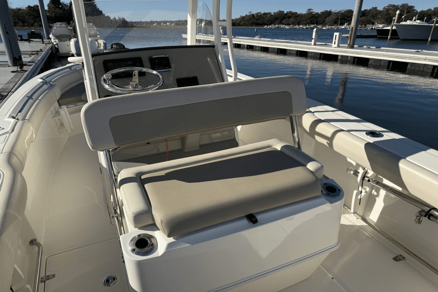 2017 Boston Whaler 230 Outrage Image Thumbnail #10